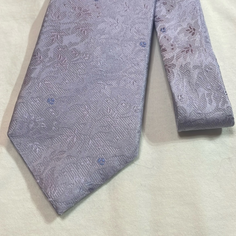 DKNY - Silk Tie - Floral with blue accents